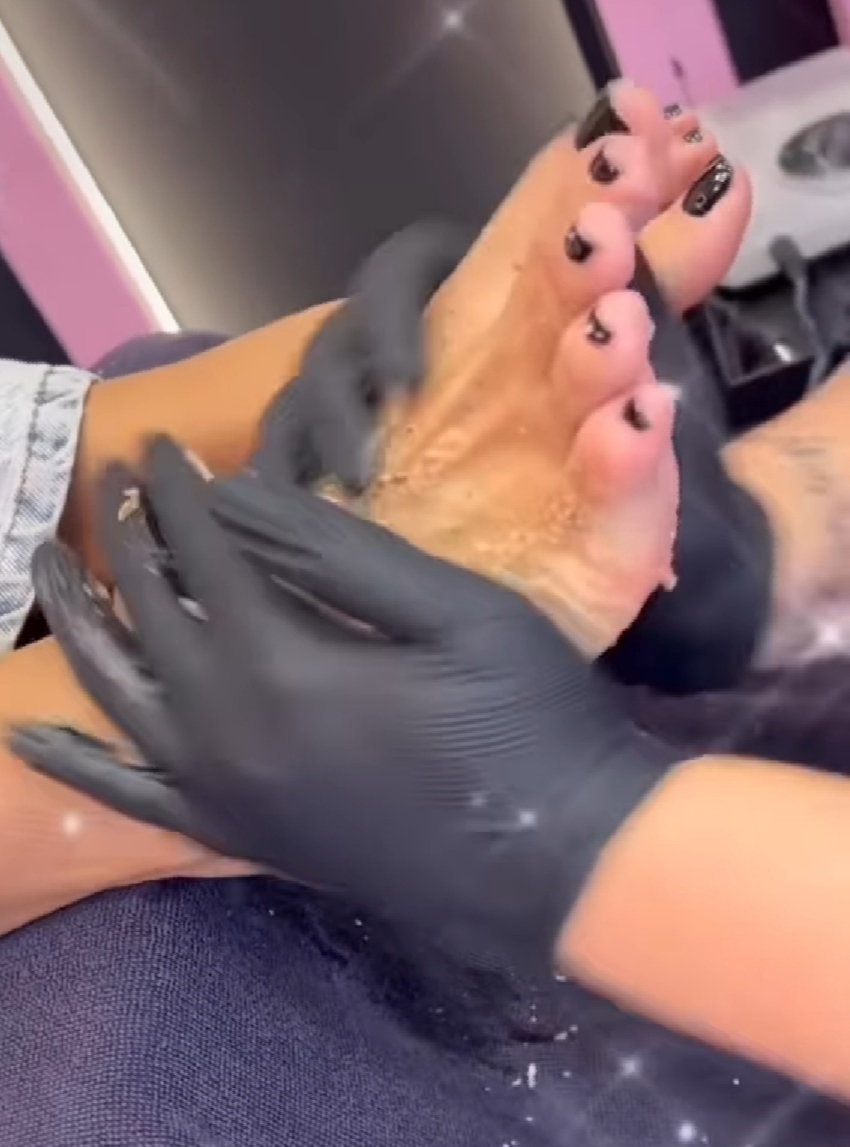 Niki Iliopoulou Feet