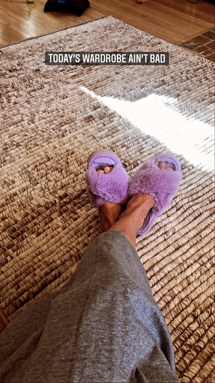 Suzanna Akins Feet