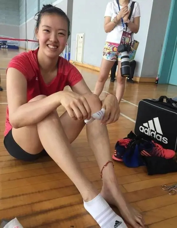 Zhang Changning Feet