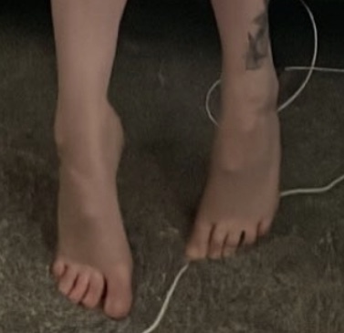 Lisa Peach Feet