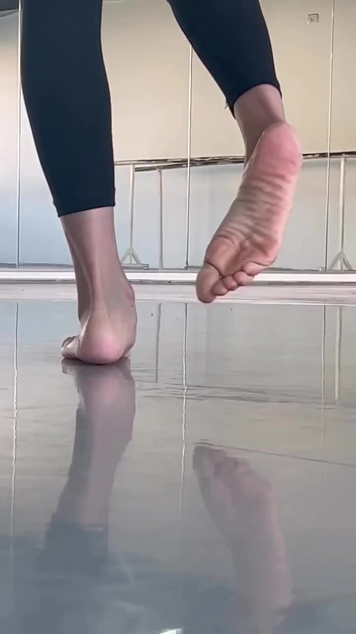 Rona Lee Shimon Feet