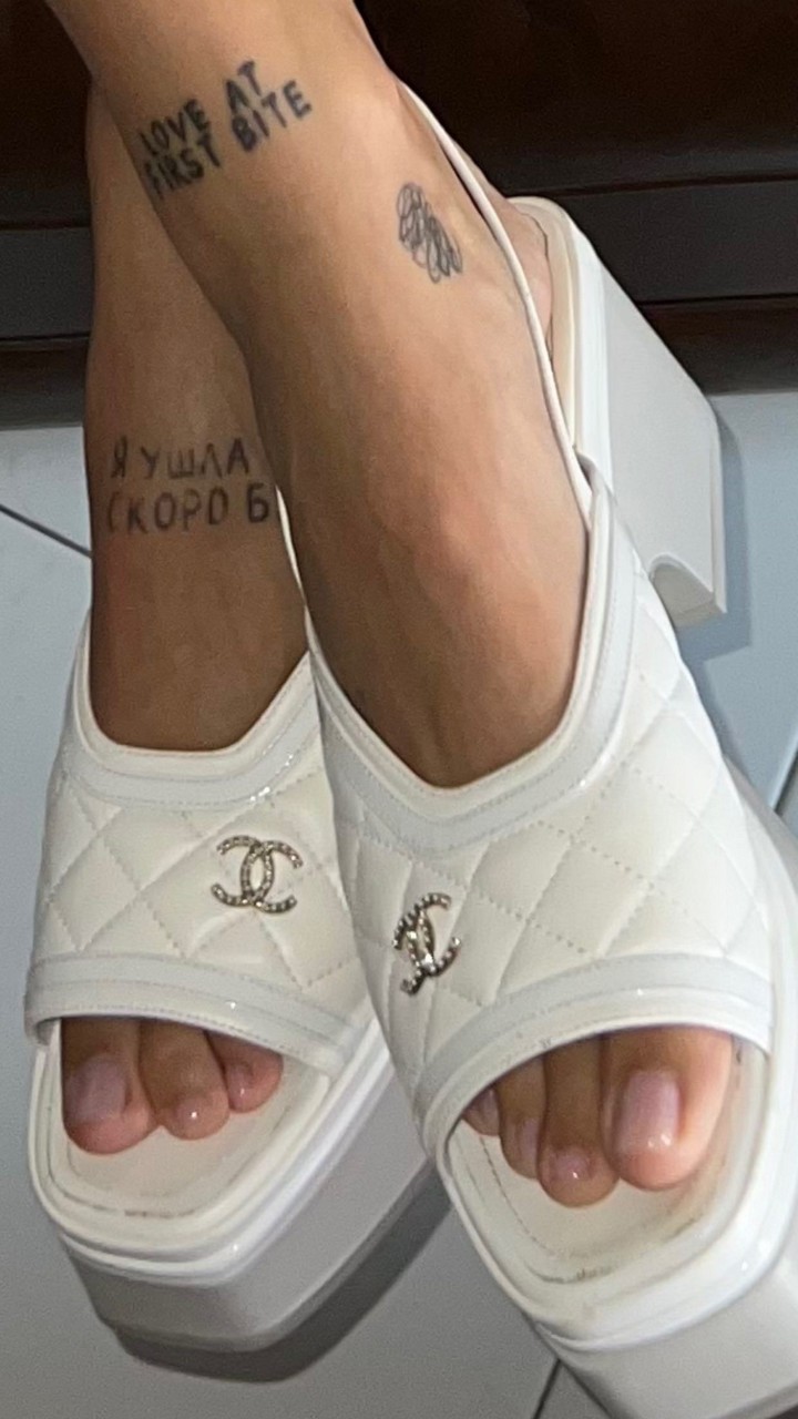 Alizee Gamberini Feet