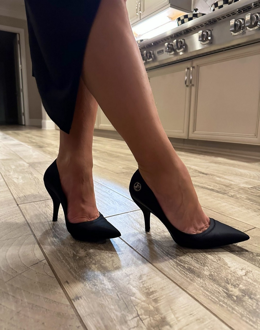 Jenni Neidhart Feet