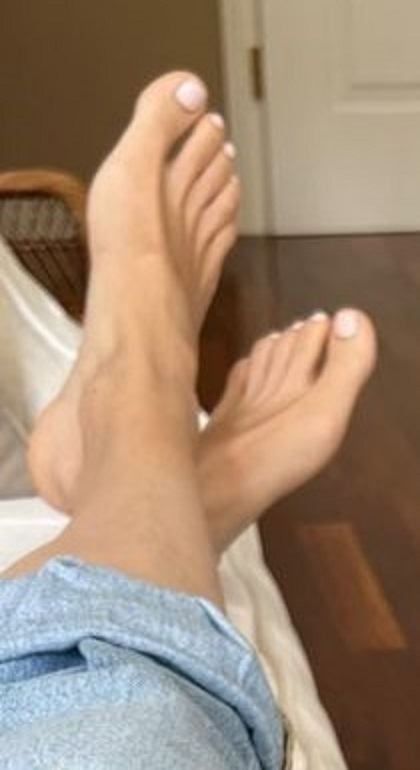 Larissa Marolt Feet