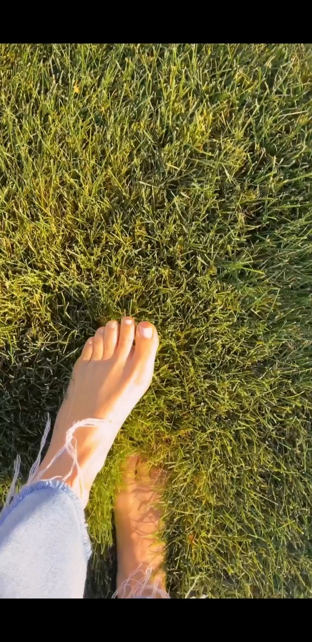 Thalia Wikifeet