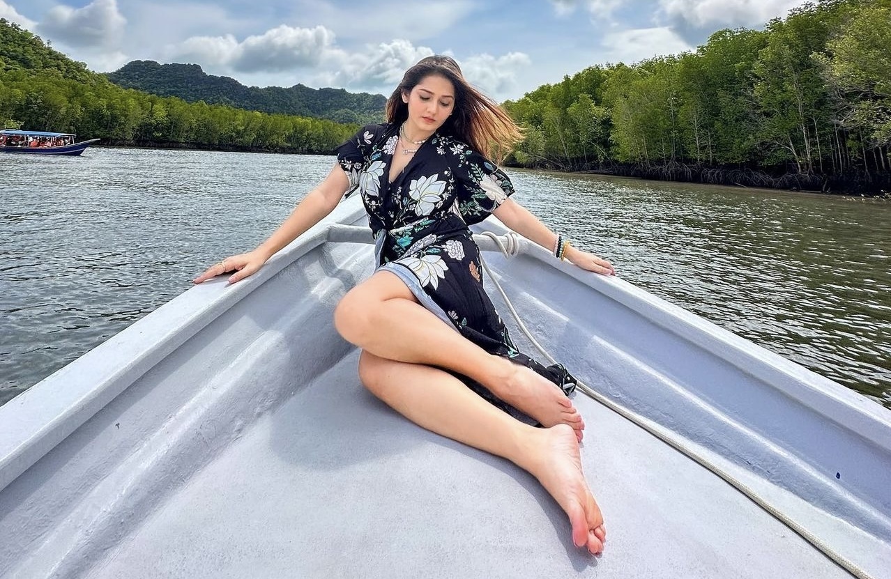 Kritika Sharma Wikifeet