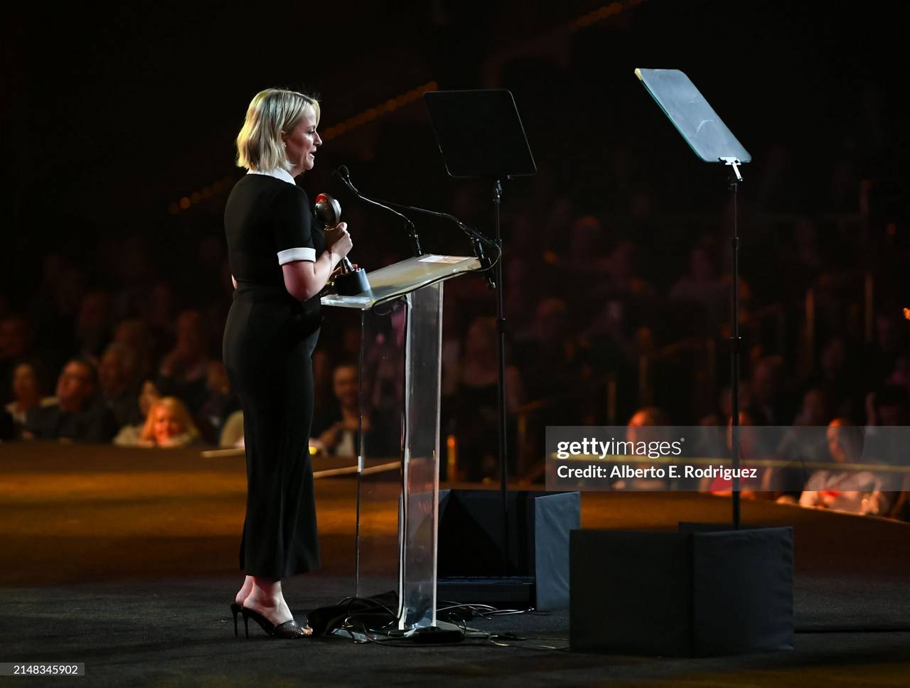 Amy Poehler Feet