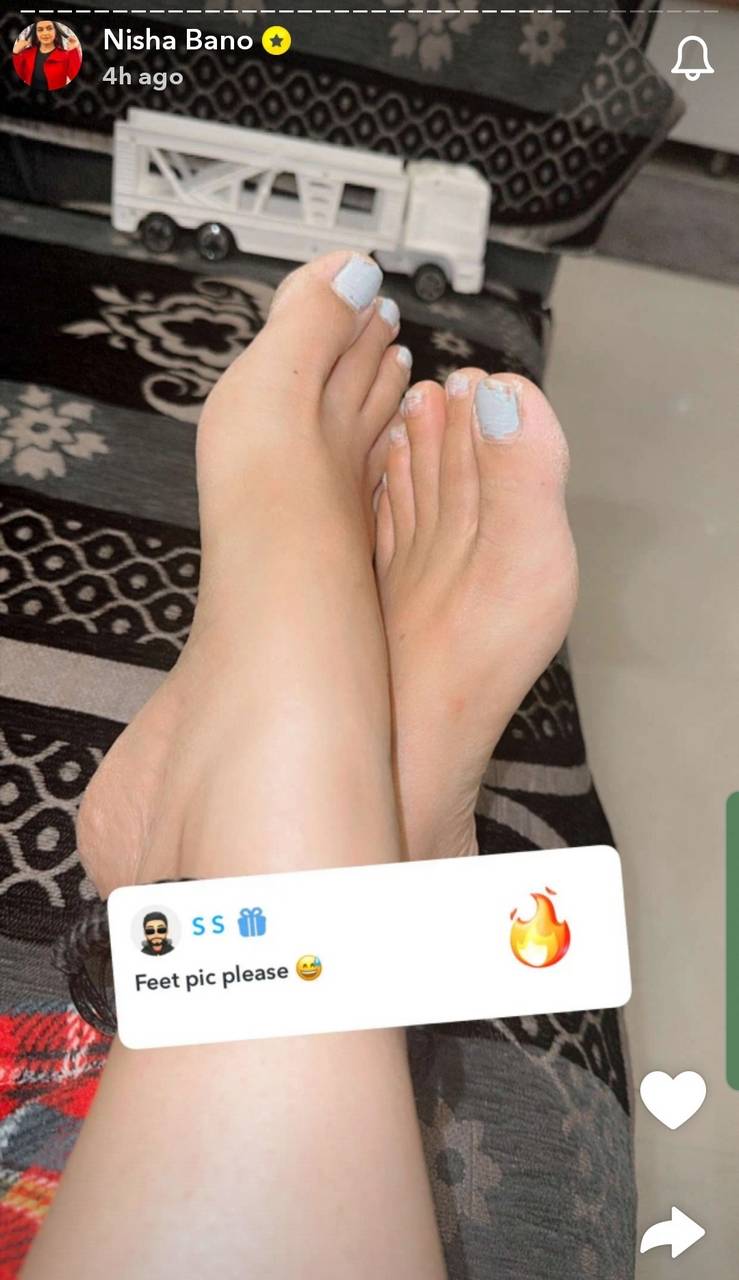 Nisha Bano Feet