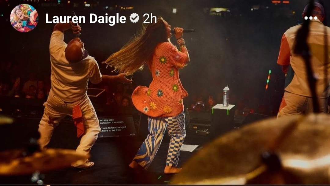 Lauren Daigle Feet