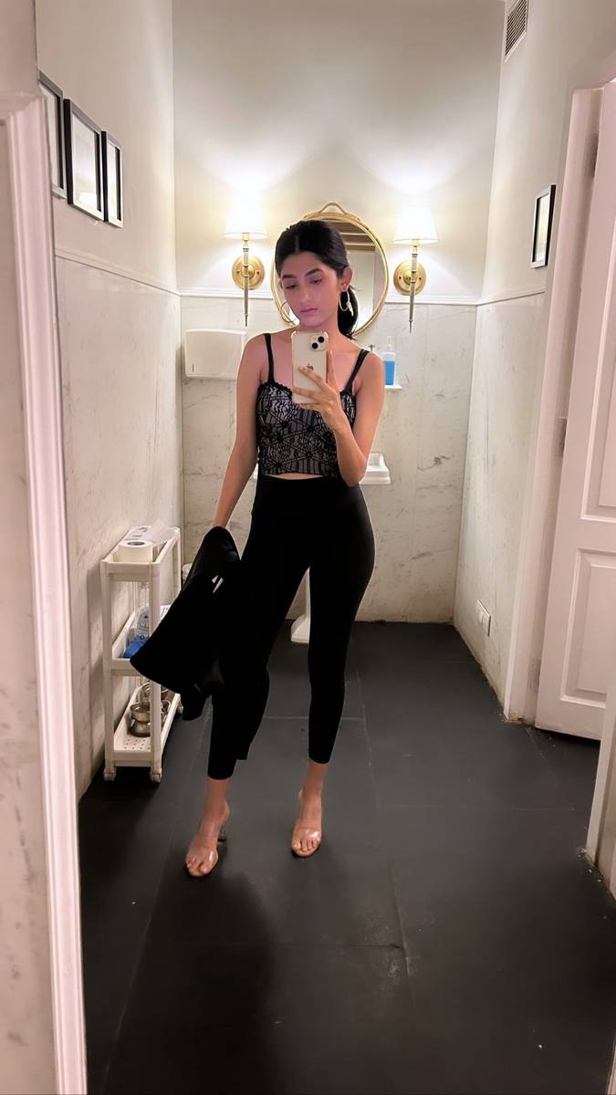 Ashlesha Thakur Feet