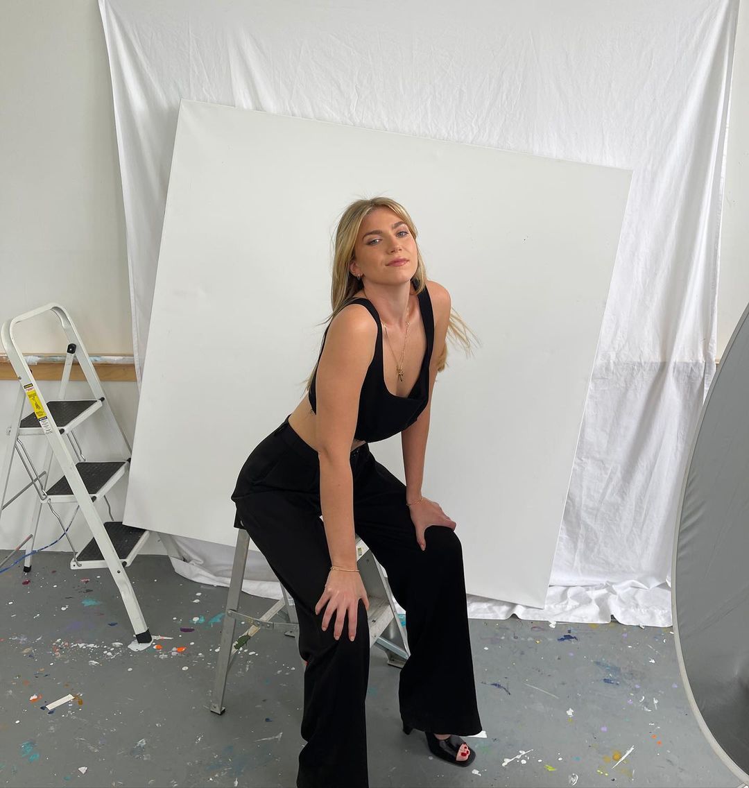 Bettina Bresnan Feet