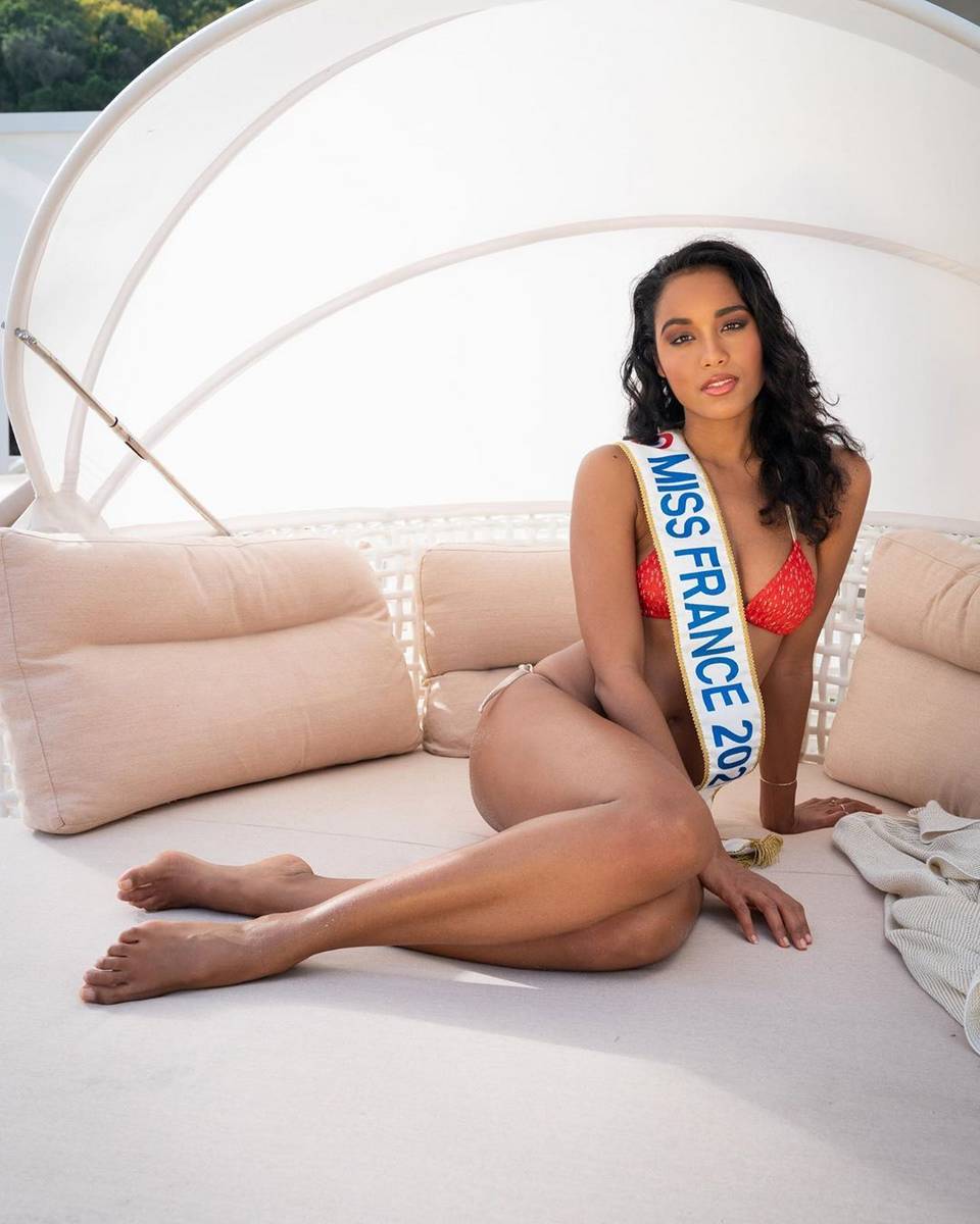 Cl Mence Botino Feet