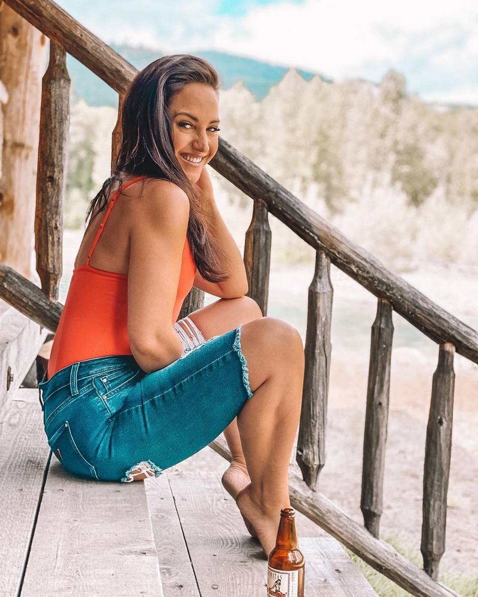 Emily Compagno Feet