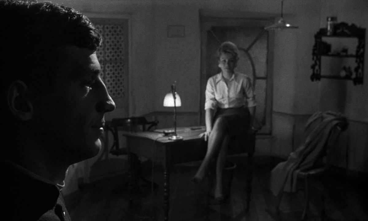 Emmanuelle Riva Feet