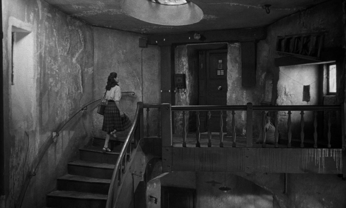 Emmanuelle Riva Feet