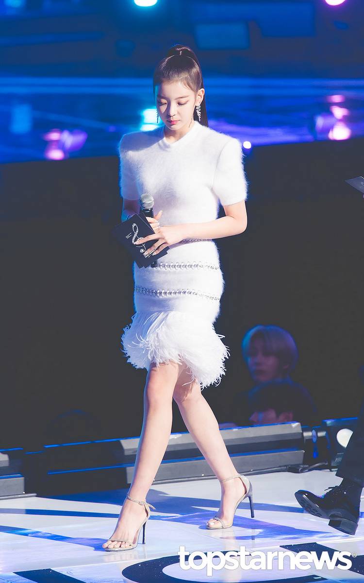 Ji Su Choi Feet