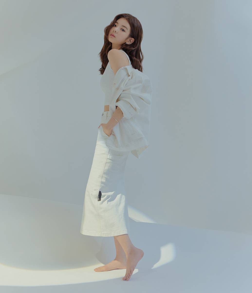 Ji Su Choi Feet