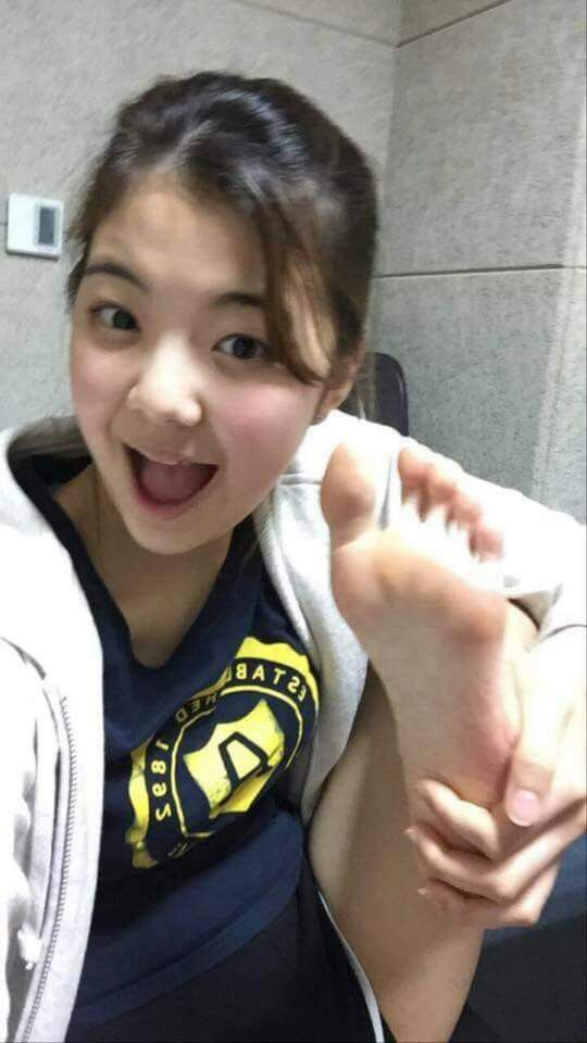 Ji Su Choi Feet