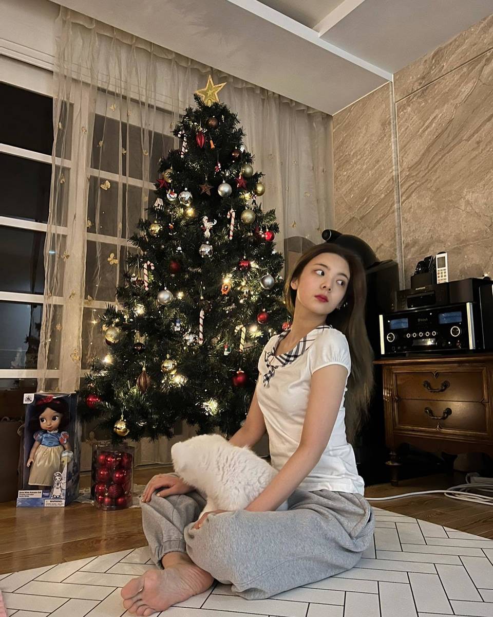 Ji Su Choi Feet