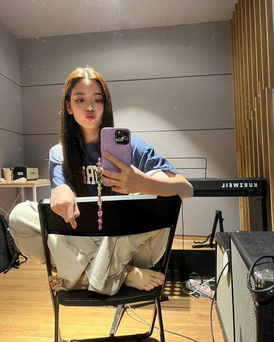Ji Su Choi Feet