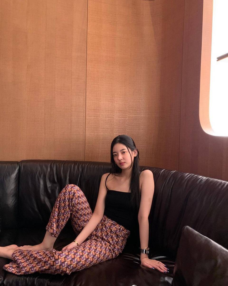 Ji Su Choi Feet