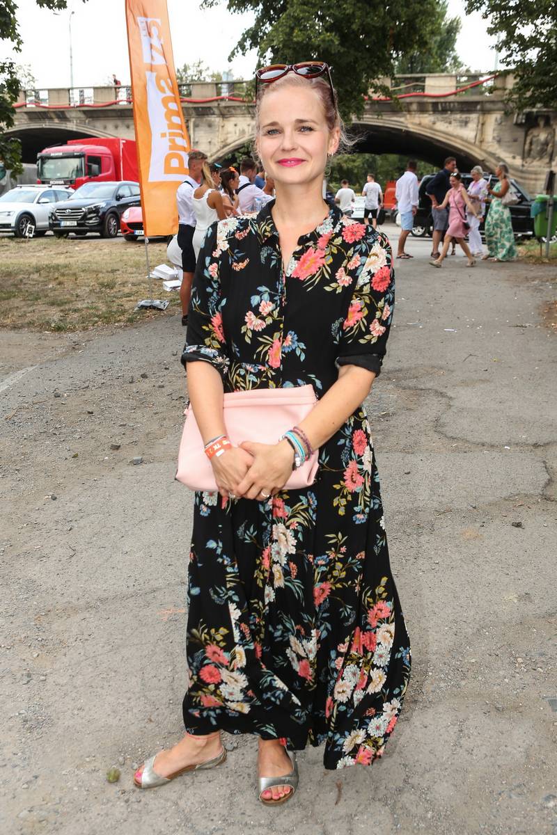 Krist Na Koci Nov Feet