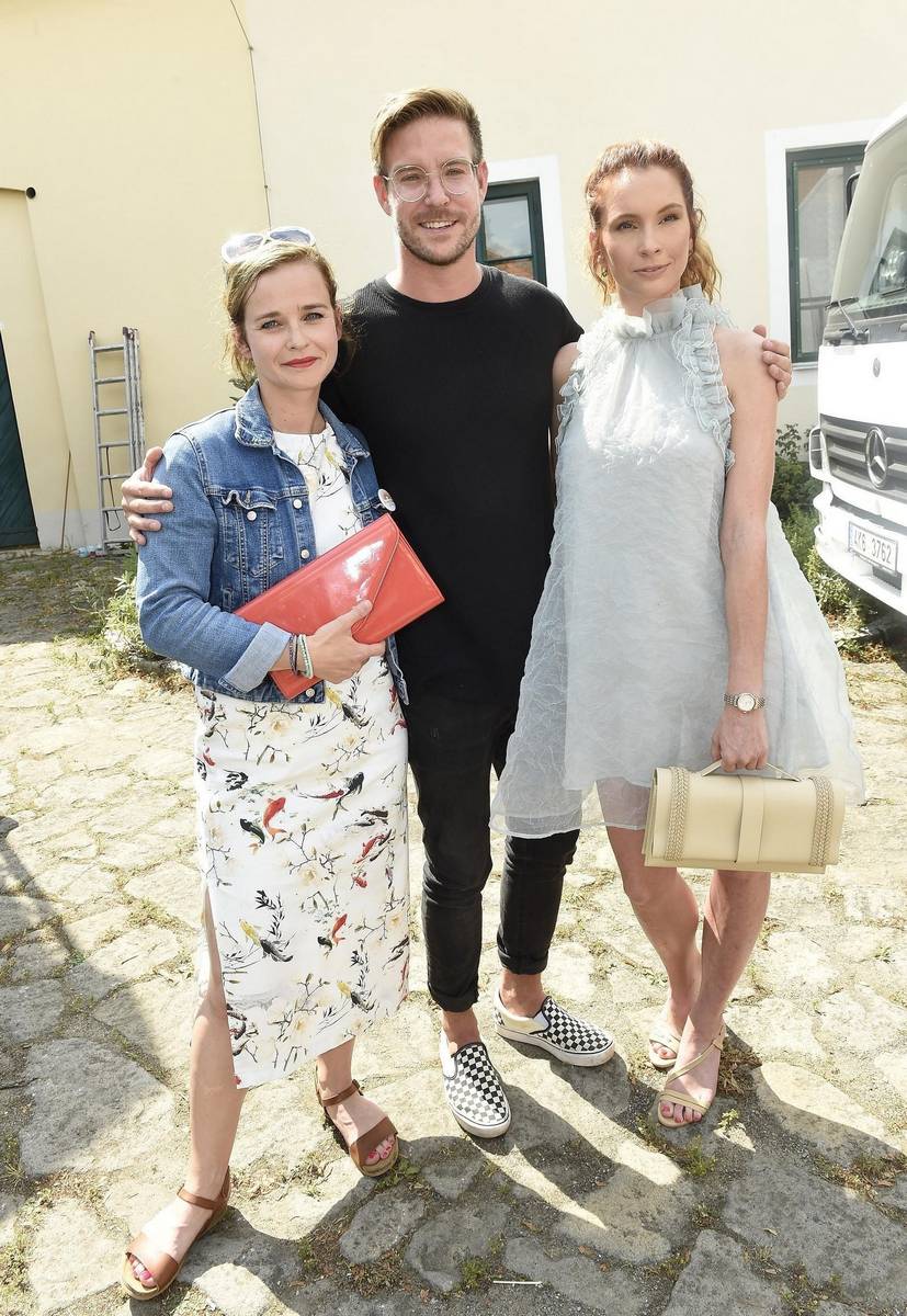 Krist Na Koci Nov Feet