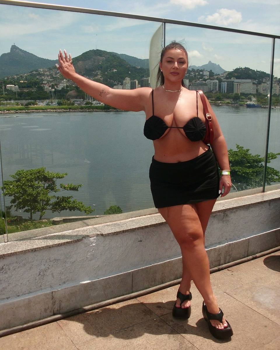 Letticia Munniz Feet