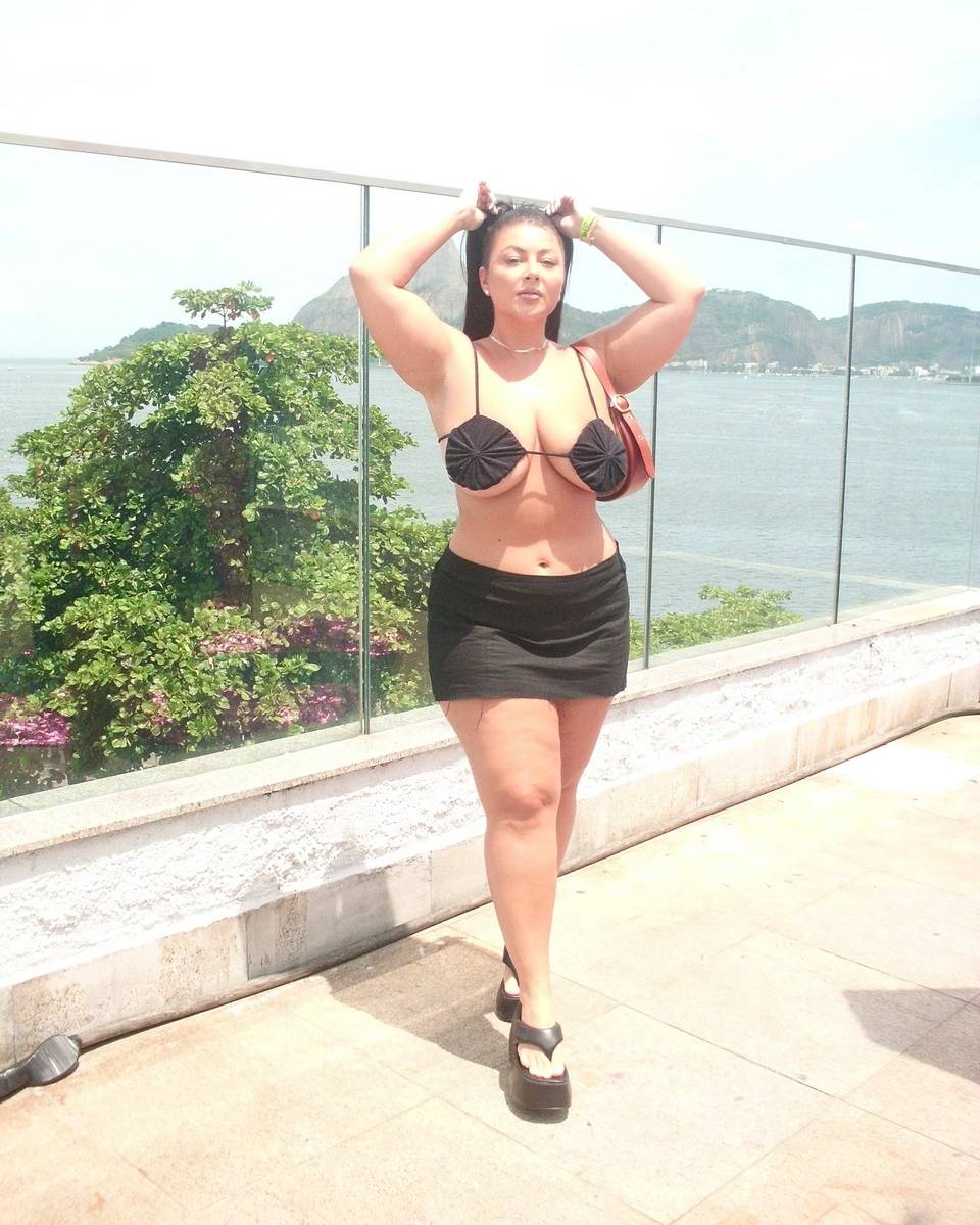 Letticia Munniz Feet