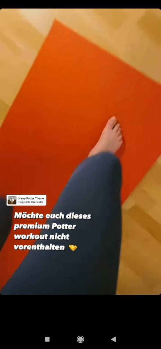 Luisa Neubauer Feet