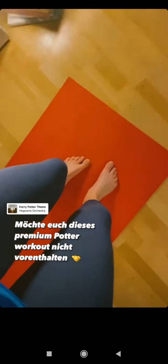 Luisa Neubauer Feet