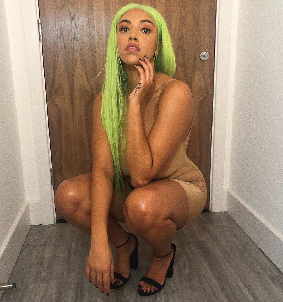 Mahalia Burkmar Feet