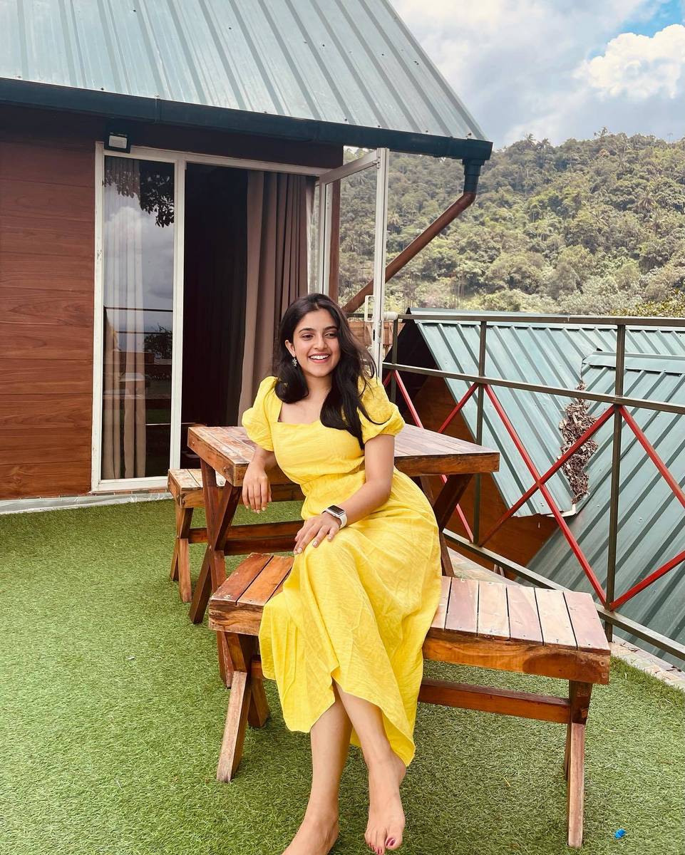 Meenakshi Dinesh Feet