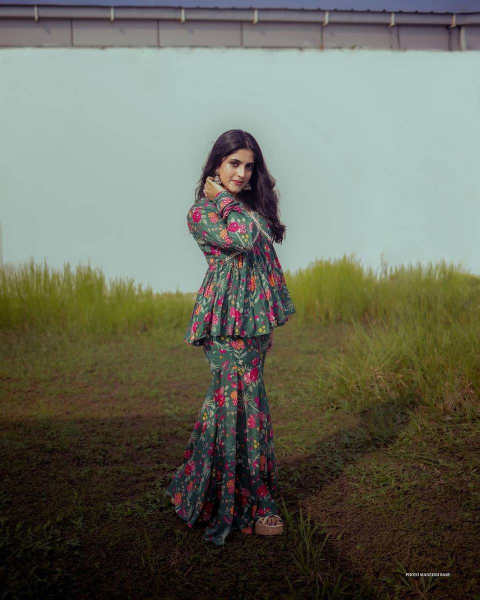 Meenakshi Dinesh Feet