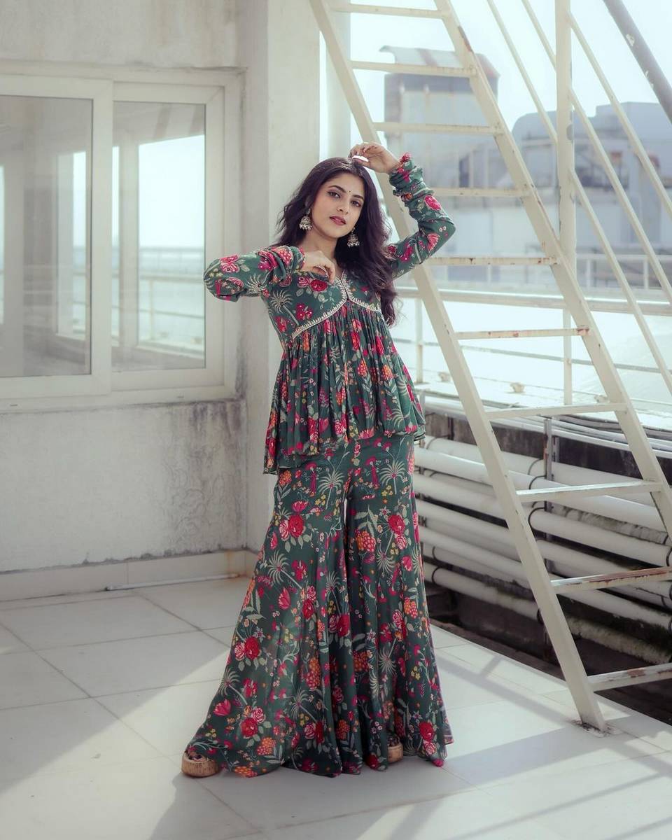 Meenakshi Dinesh Feet