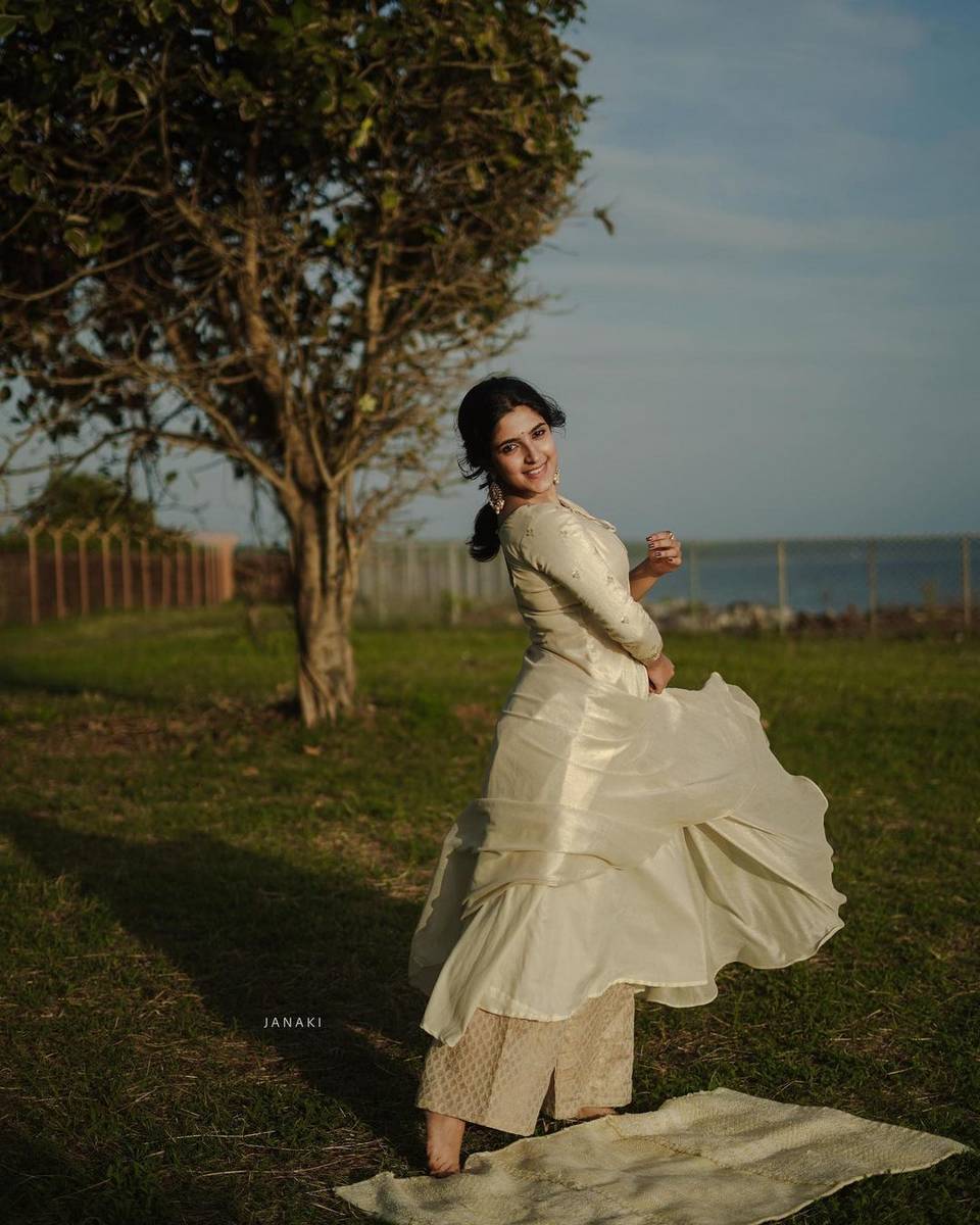 Meenakshi Dinesh Feet