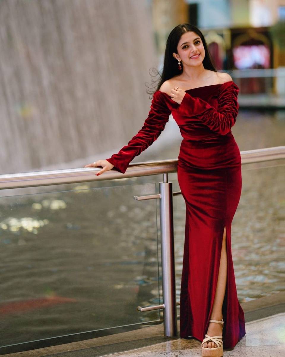 Meenakshi Dinesh Feet