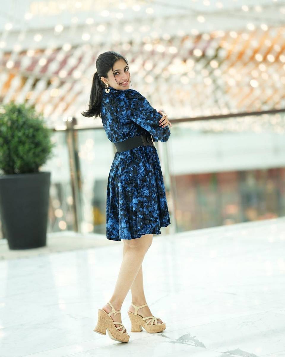 Meenakshi Dinesh Feet