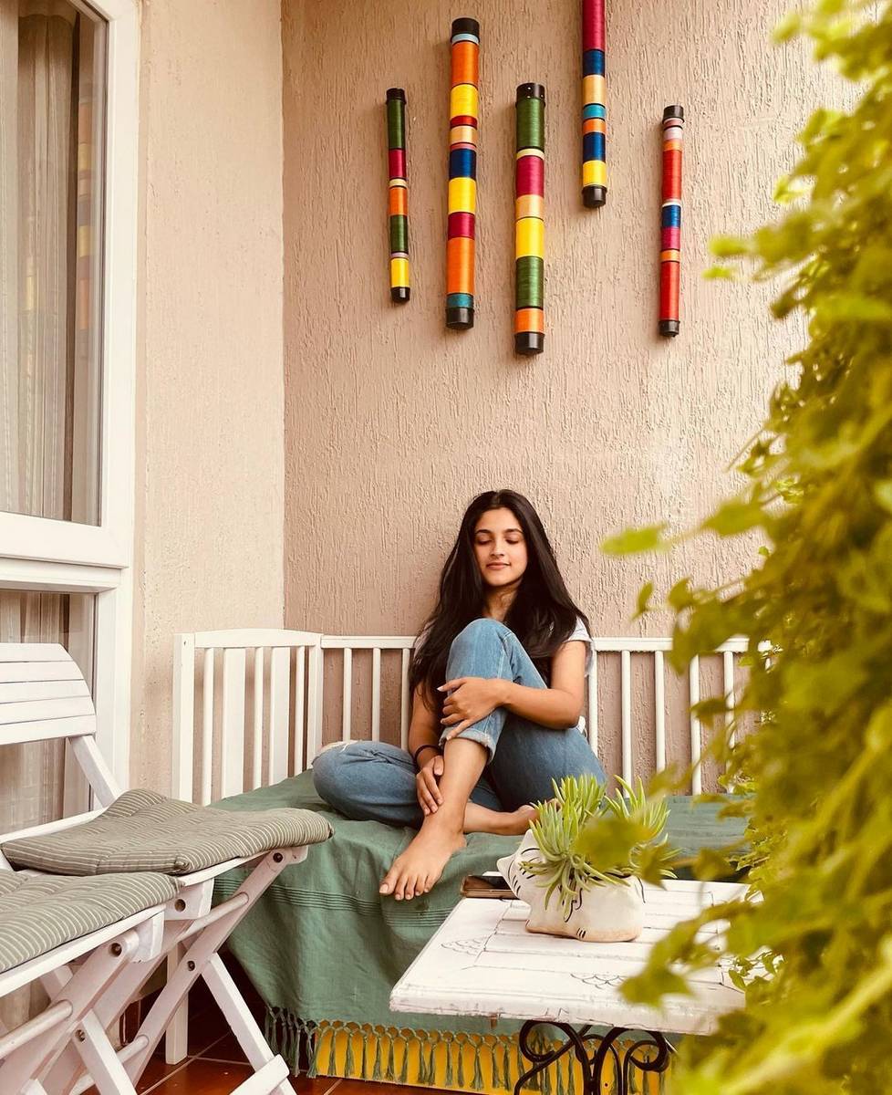 Meenakshi Dinesh Feet