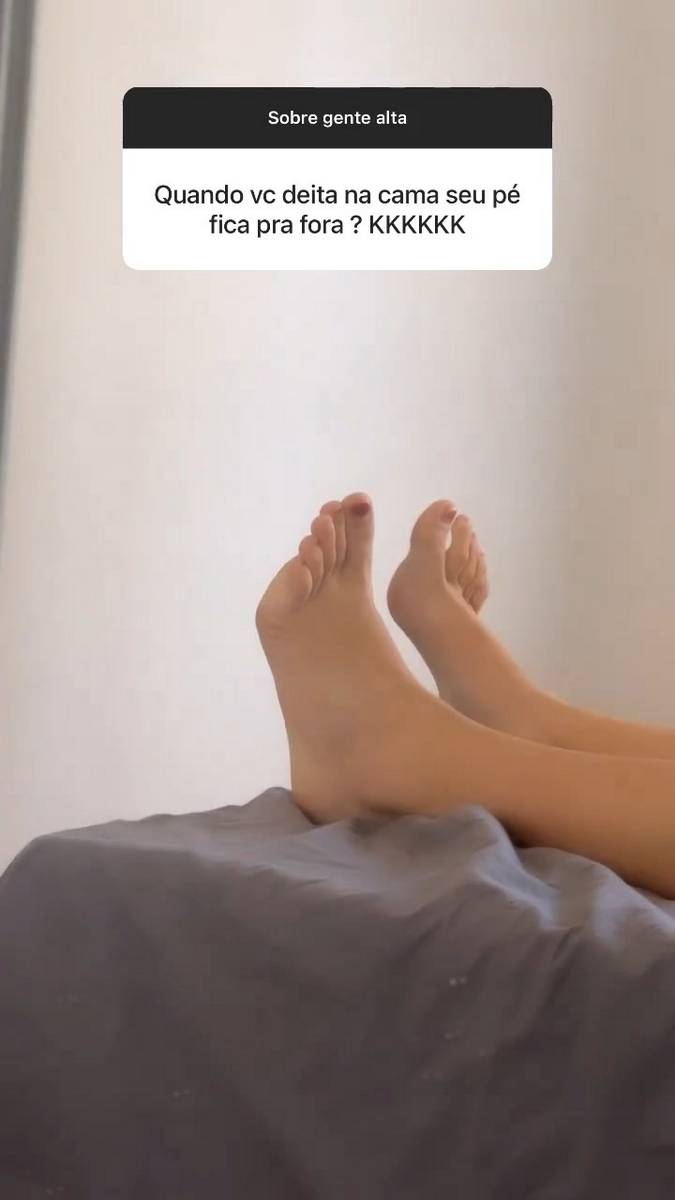 Nicole Louise Feet
