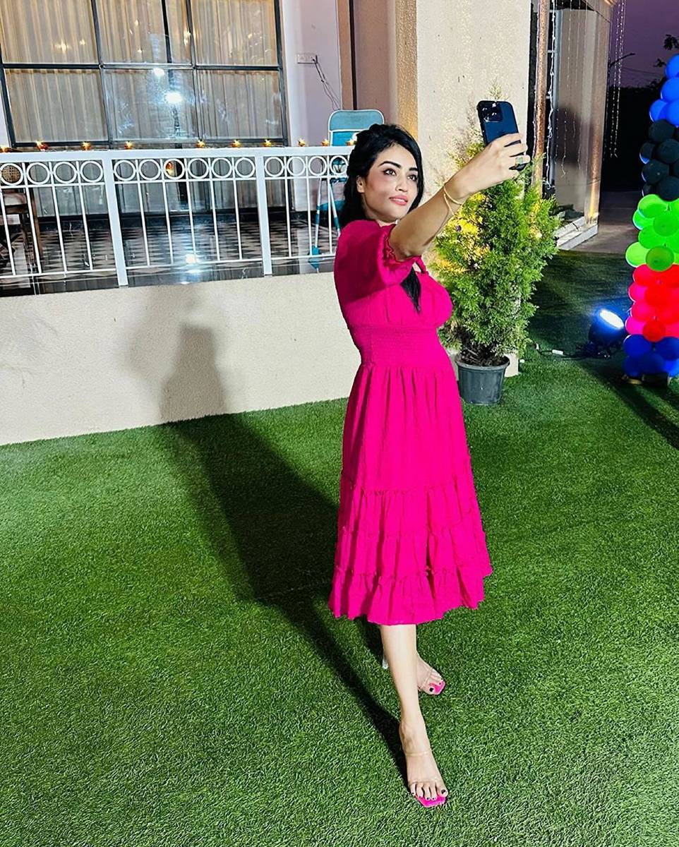 Pratiksha Bankar Feet