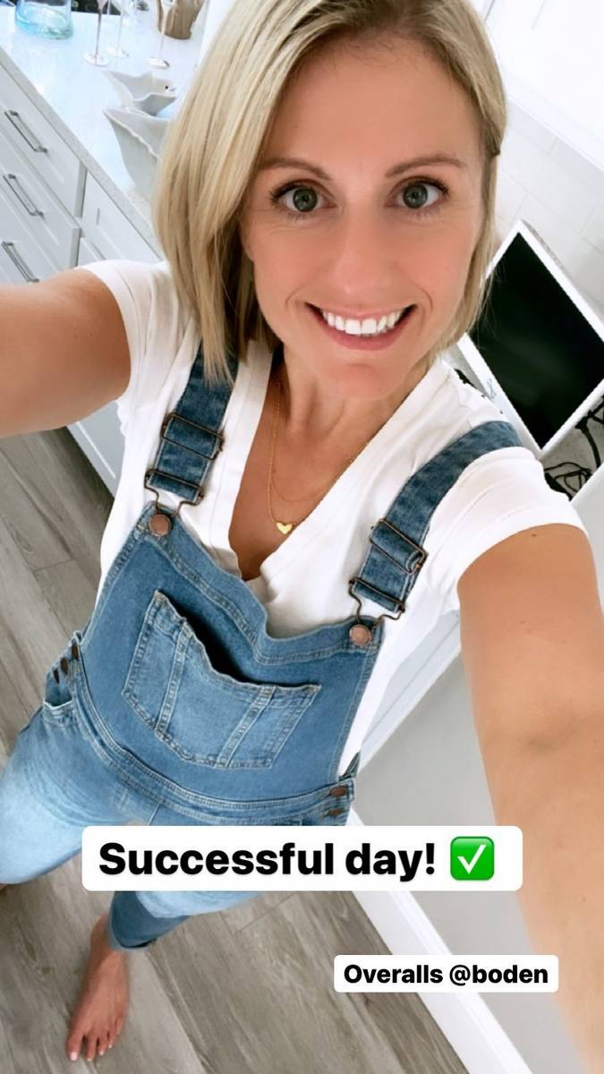 Rebecca Lowe Feet (56 photos)