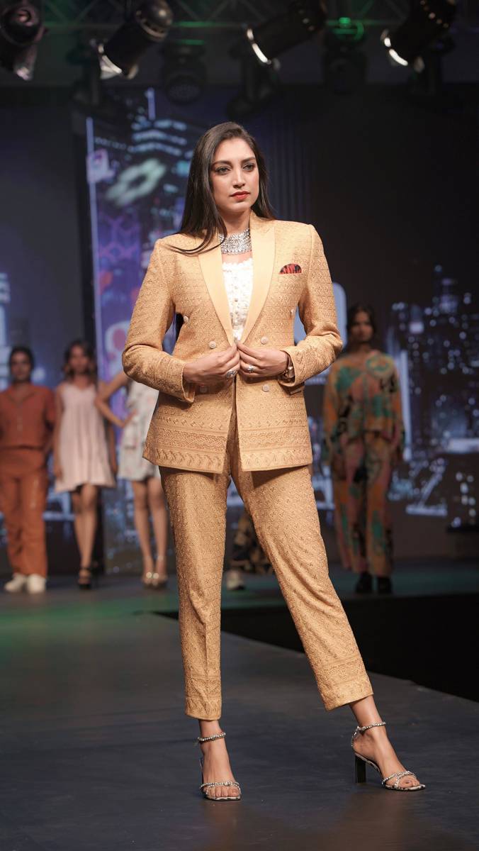 Rithu Manthra David Feet