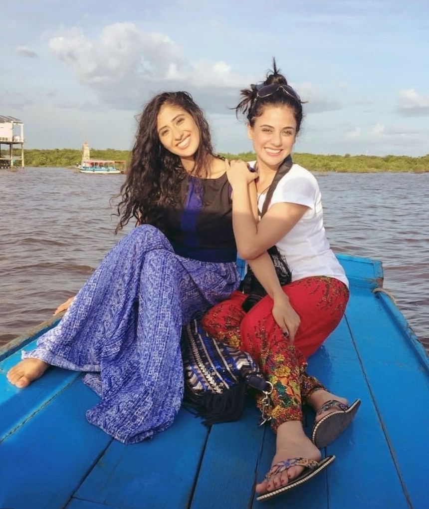 Sara Khan Feet