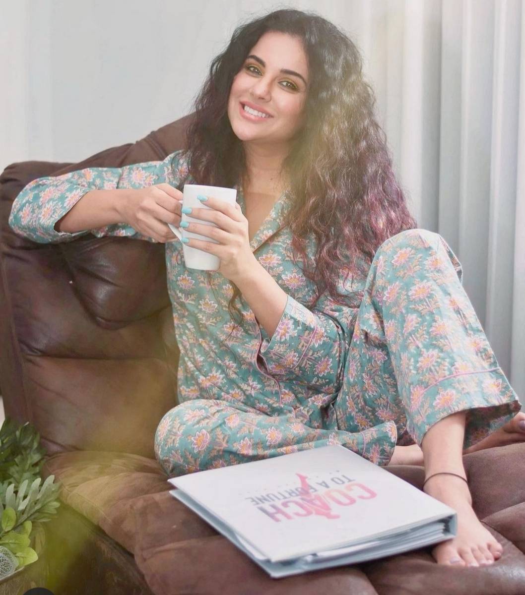 Sara Khan Feet