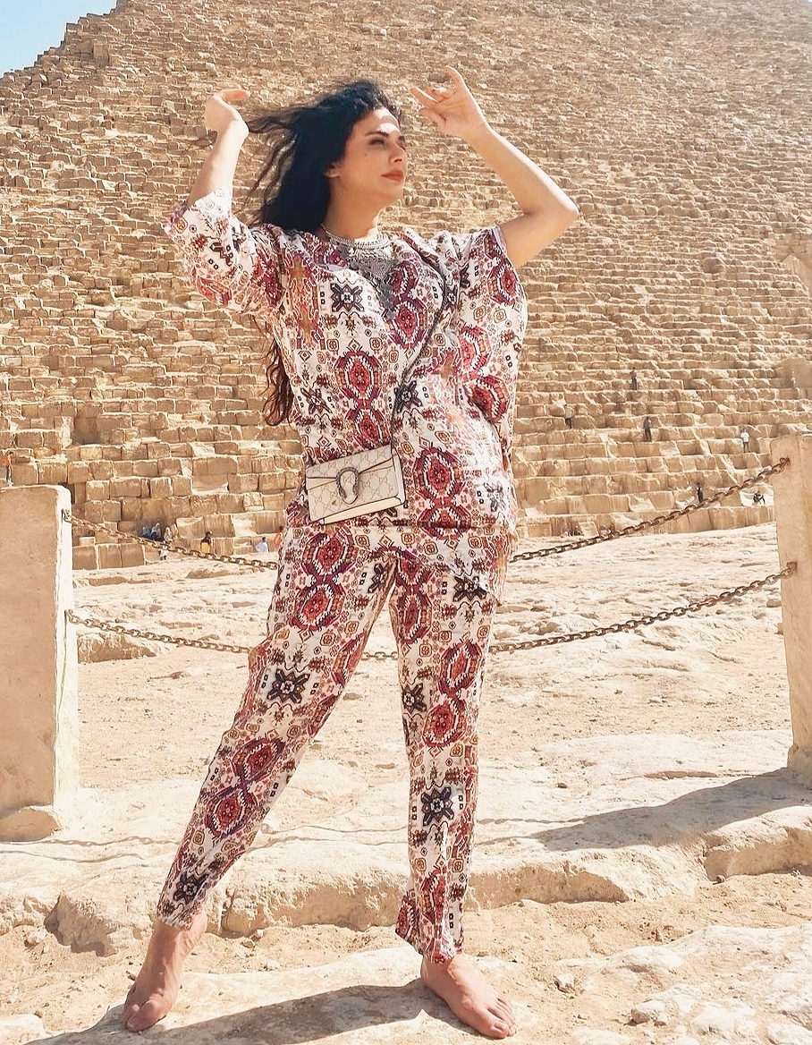 Sara Khan Feet