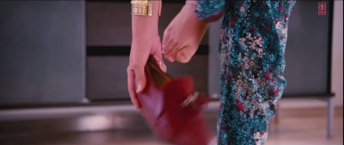 Sara Khan Feet
