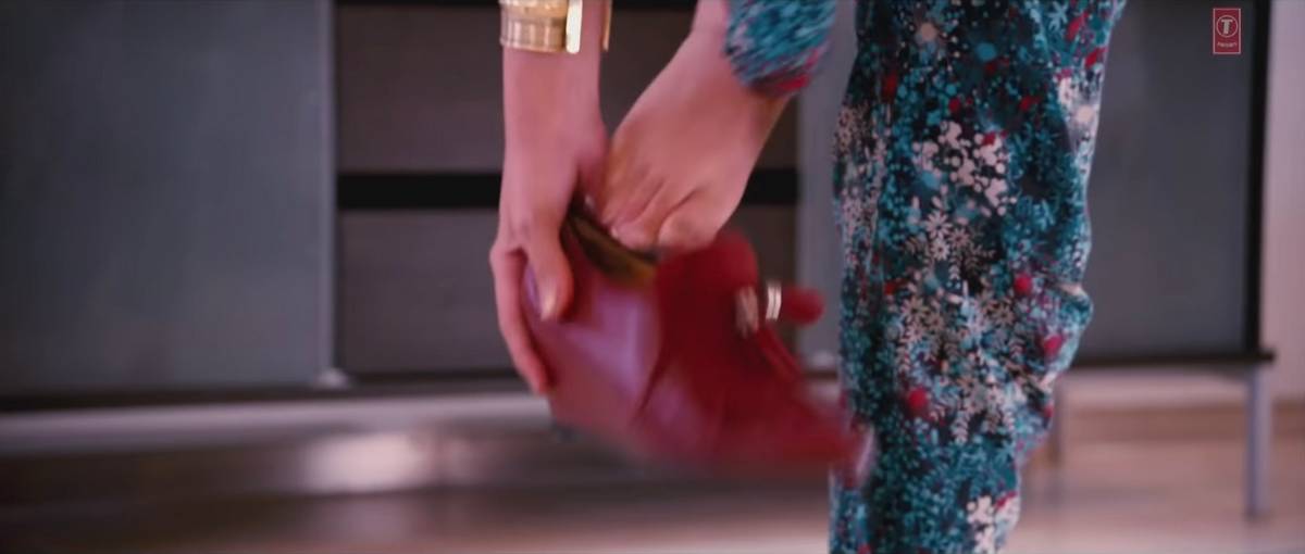 Sara Khan Feet