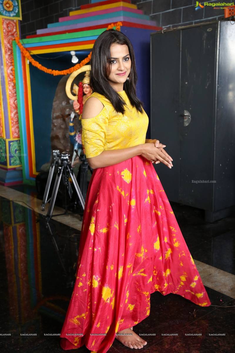 Shraddha Srinath Feet
