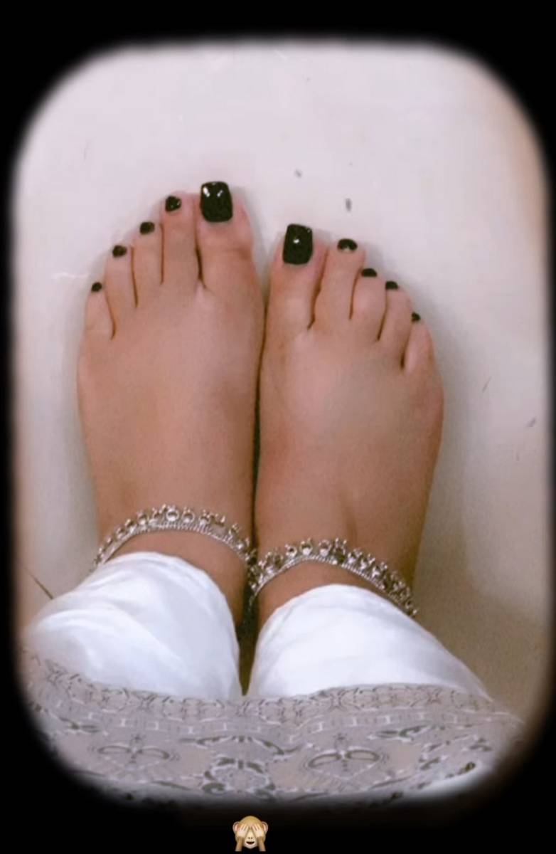 Shreya Tyagi Feet